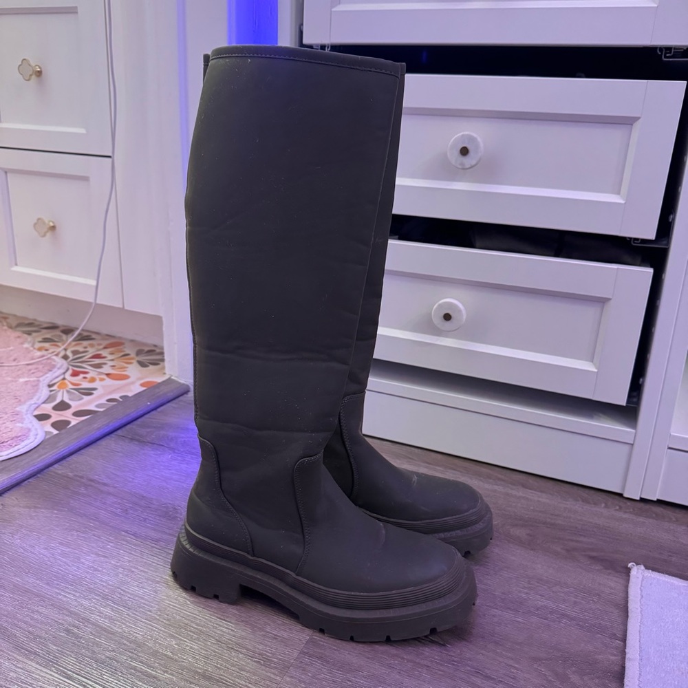 BOUTIQUE Olive Green Knee-High Chunky Sole Military Combat Flat Boots - Picture 7 of 11